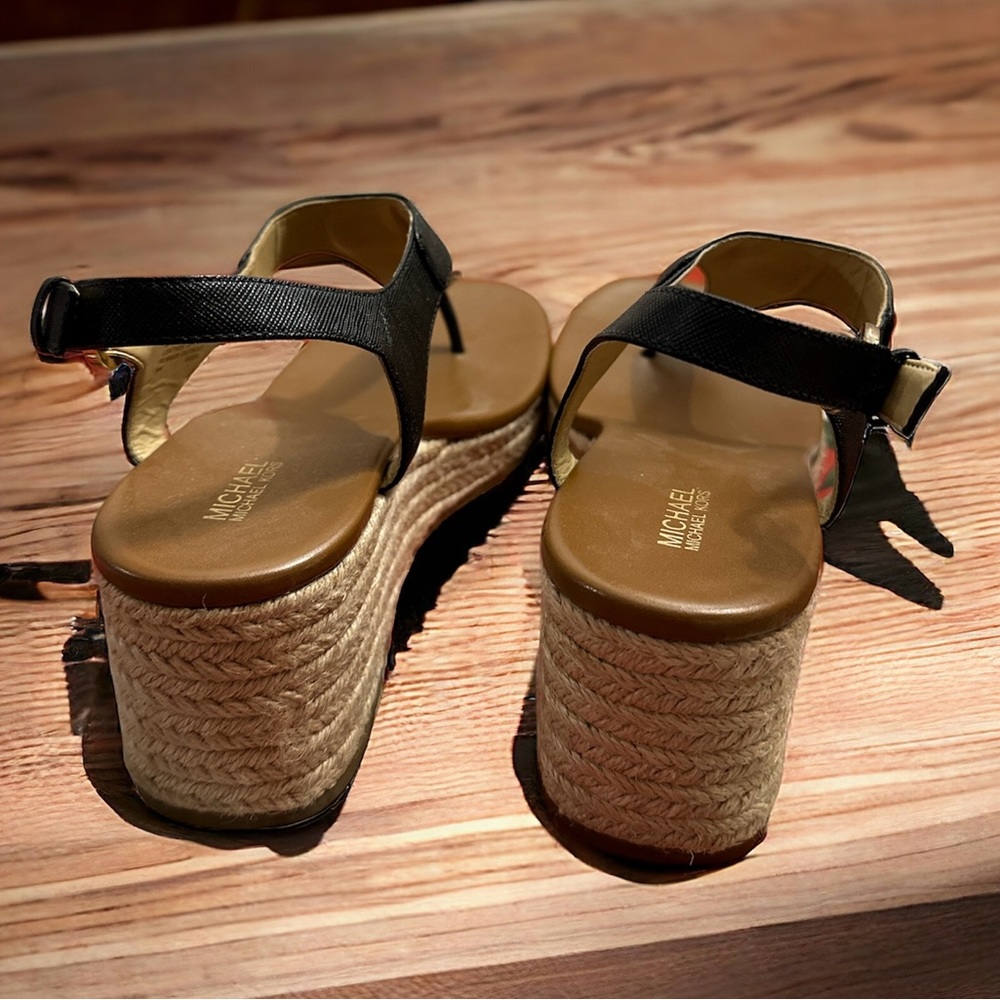 Black Michael Kors sandals (Size 9)